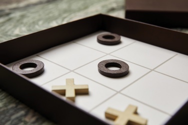 Logotrade Werbegeschenke das Foto: VINGA ‚Drei in einer Reihe‘ – Coffee Table Game