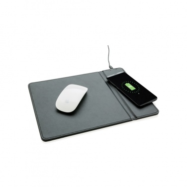 Logotrade Geschäftsgeschenke das Foto: Mousepad mit Wireless-5W-Charging Funktion