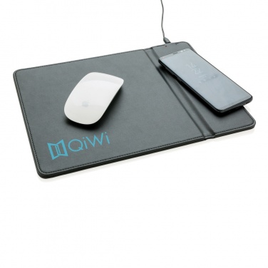 Logotrade werbemittel das Foto: Mousepad mit Wireless-5W-Charging Funktion