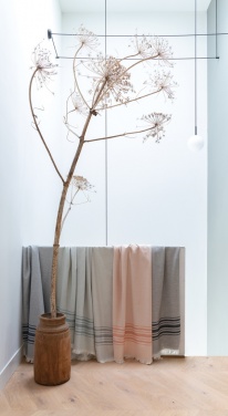 Logotrade Geschäftsgeschenke das Foto: Ukiyo Yumiko AWARE™ Hamamtuch 100x180cm