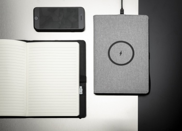 Logotrade Logogeschenke das Foto: Air 5W Wireless Charging nachfüllbares Journal-Cover A5