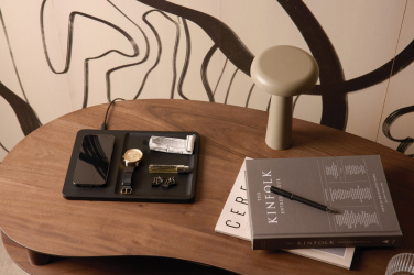 Logotrade Werbegeschenke das Foto: VINGA Timo RCS Desk-Charger und Ablage