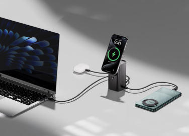 Logotrade Werbegeschenke das Foto: Urban Vitamin Sunnyvale 100W 15.000mAh magnetische Powerbank