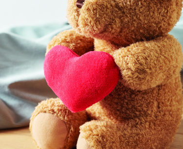 Logotrade Geschäftsgeschenke das Foto: Teddybär mit Herz 23cm