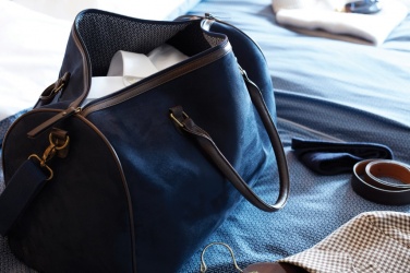 Logo trade promotional giveaway photo of: VINGA Hunton Weekend Bag