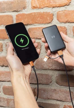 Logo trade reklaamkingituse pilt: RCS taaskasutatud plastist 5000 mAh 5W juhtmevaba akupank