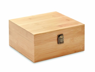 Logotrade firmakingitused pilt: Viskiklaaside komplekt puidust karbis