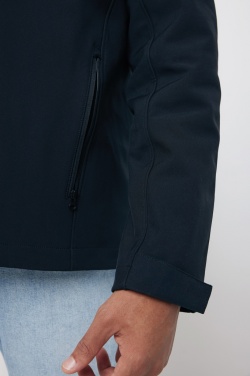 Logotrade mainostuote tuotekuva: Iqoniq Makalu miesten softshell takki R-polyesteristä