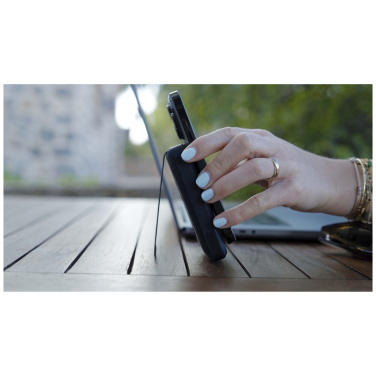 Logotrade liikelahja mainoslahja kuva: Xtorm FS5W101 10 000 mAh:n magneettinen langaton varavirtalähde