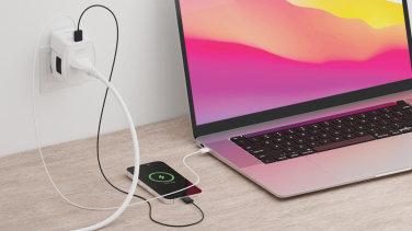 Logo trade mainoslahja kuva: SKROSS World Travel adapteri MUV 65W PD USB C -kaapelilla