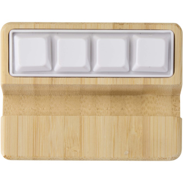 Logo trade mainoslahjat ja liikelahjat kuva: Algol kierrätetystä muovista valmistettu puhelinjalusta ja hypistelylelu bambuyksityiskohdilla