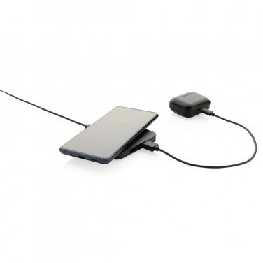 Logotrade logo dāvanas foto: RCS pārstrādāta plastmasas 10 W bezvadu lādētājs ar USB portiem
