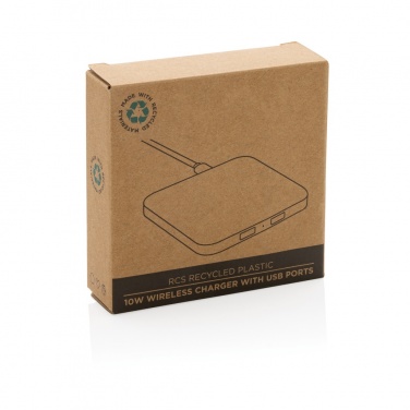 Logotrade dāvanas foto: RCS pārstrādāta plastmasas 10 W bezvadu lādētājs ar USB portiem