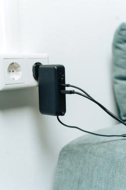 Logotrade Ideja dāvanas foto: Urban Vitamin Eureka hibrīds GANcharger 10000mah powerbank65W