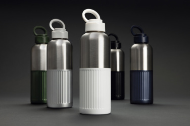 Logotrade biznesa dāvanas foto: Ripple RCS R-tērauda hermētiska ūdens pudele ar rokturi 750 ml