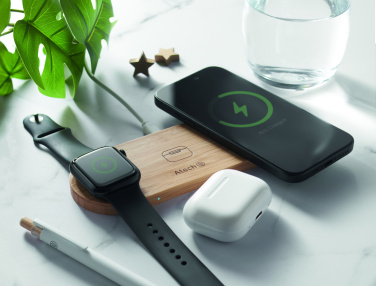 Логотрейд pекламные продукты картинка: 3 in 1 15W wireless charger