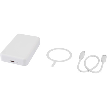 Logotrade presentreklam bild: Acrab 10 000 mAh 15 W magnetisk trådlös powerbank med 20 W PD – tillverkad av återvunnen plast