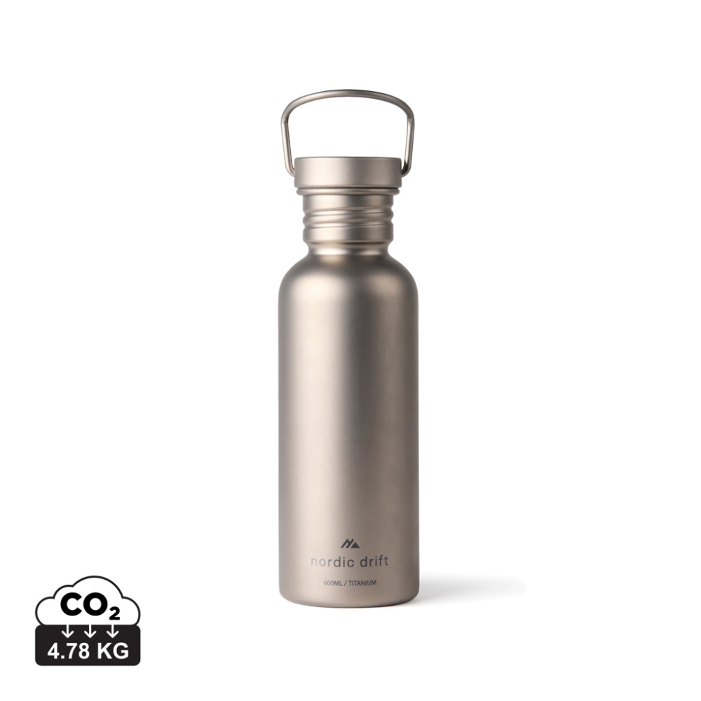 Logotrade presentreklam bild: Nordic Drift Trail Light Titanium vattenflaska 600 ml